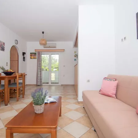 Villa Andreas With Swimming Pool