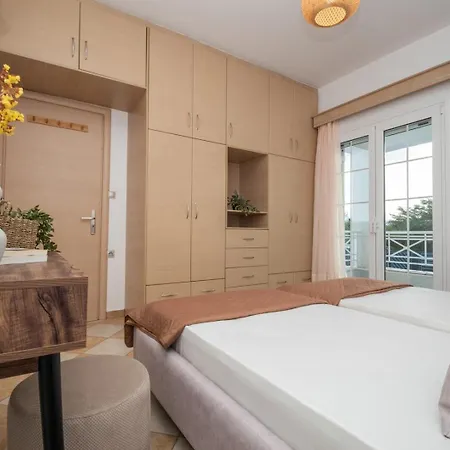 Villa Andreas With Swimming Pool