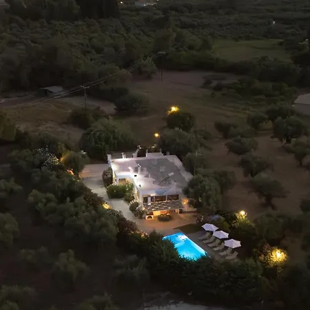 Andreas A Private Paradise For Families Μουζάκι